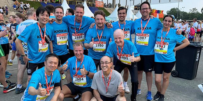 Kioxia Europe team in matching T-shirts for the B2Run